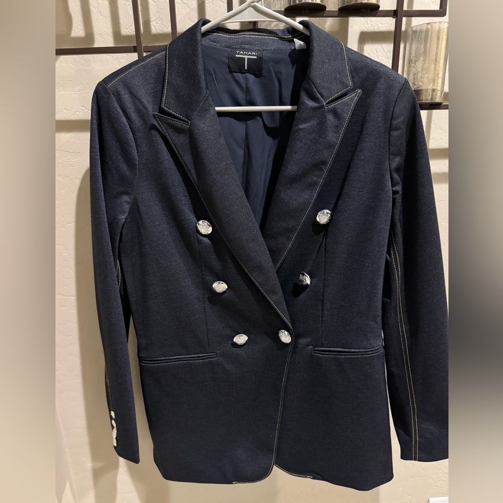 Women’s Tahari Blazer / Jacket